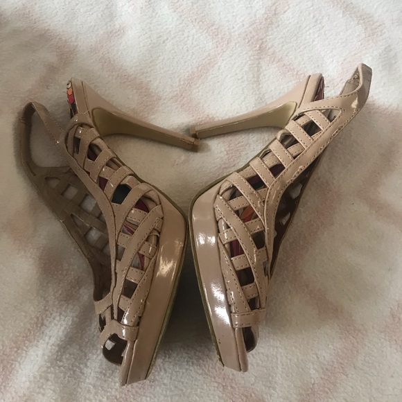 Heels - Picture 4 of 7